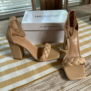 CUTE SUMMER NUDE HEELS - SZ 8